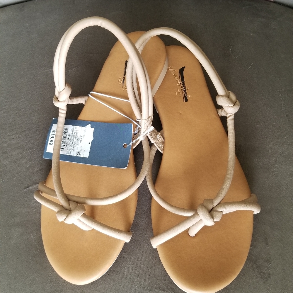 Universal Thread Petal Tubular Sandals